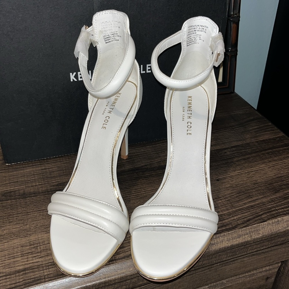 NEW Kenneth Cole Brooke Bridal Ankle Strap Heeled White Ivory Sandal NIB sz 10M